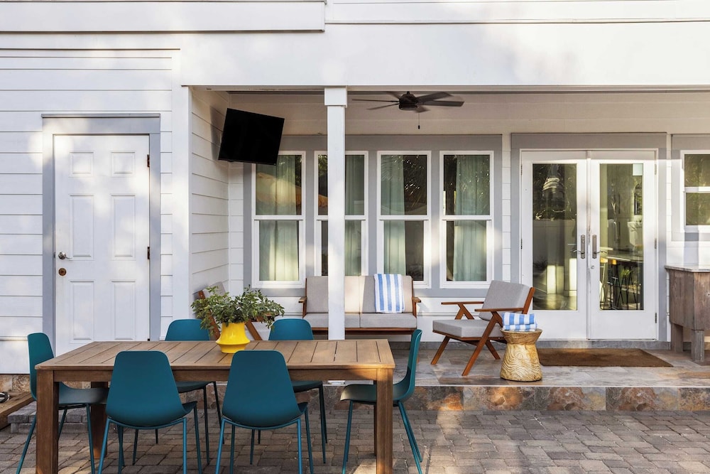 Villa Near Beach w/ Pool & Outdoor Dining Bohemian Beach Retreat by Avantstay