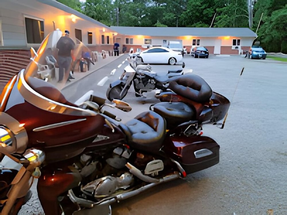 Three Islands Motel