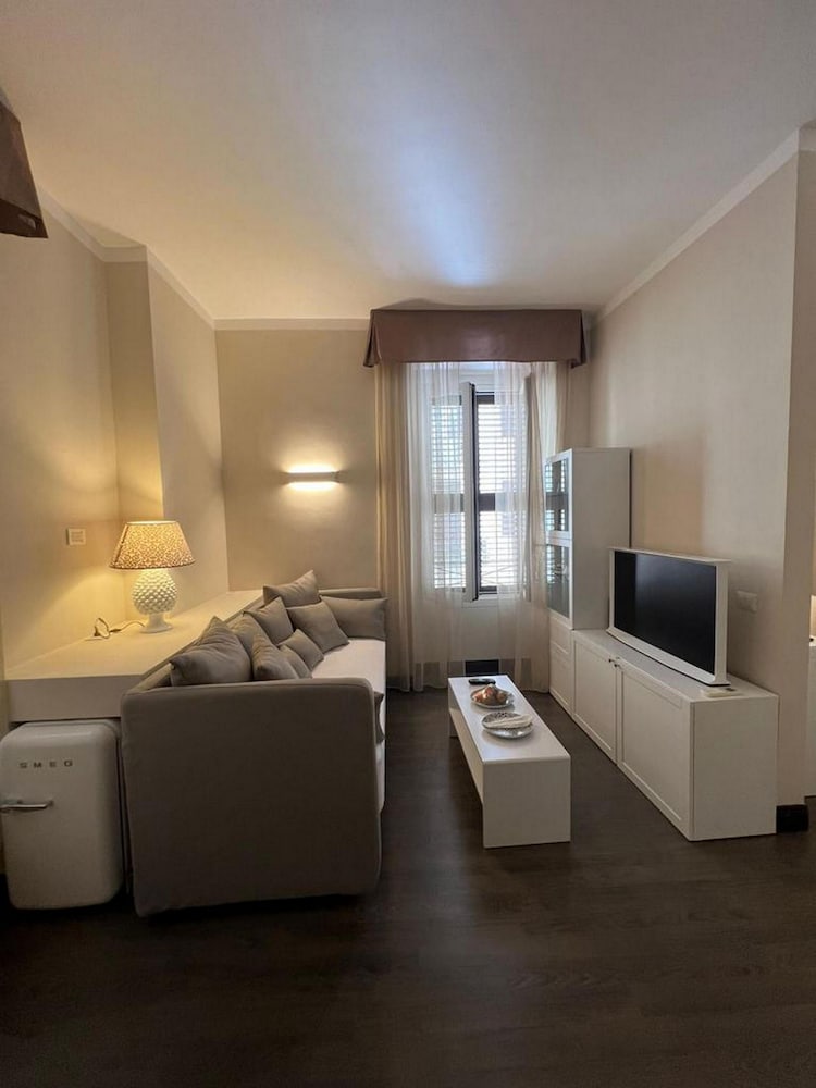Relais Piazza Del Popolo - Aminta Collection Luxury Rooms