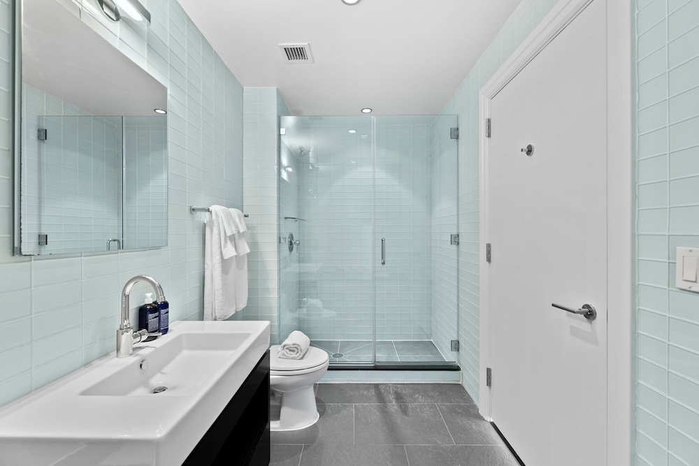 Forte Select by Rove Travel 2BR Midtown West Apt