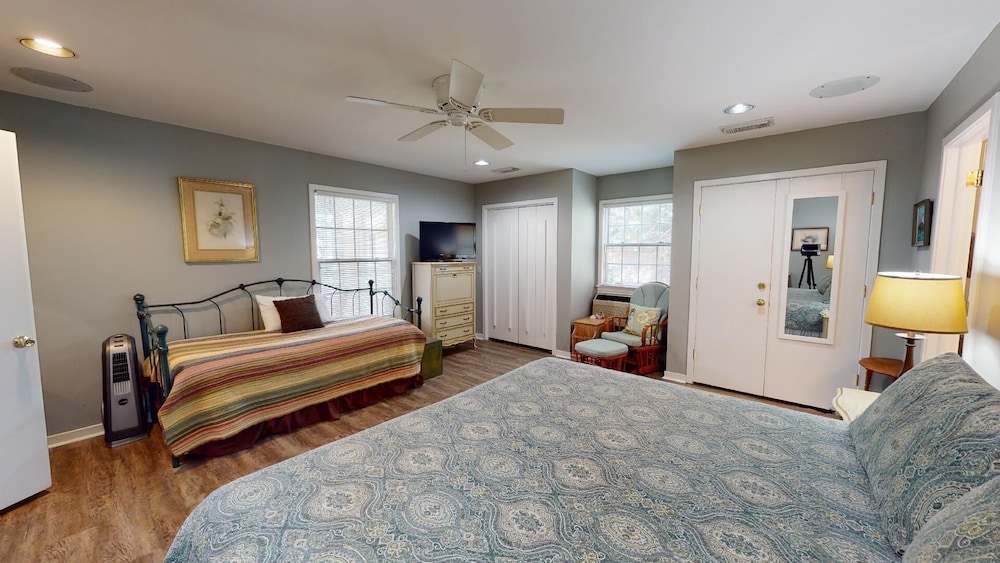 1111 2nd Avenue by Tybee Vacation Rentals