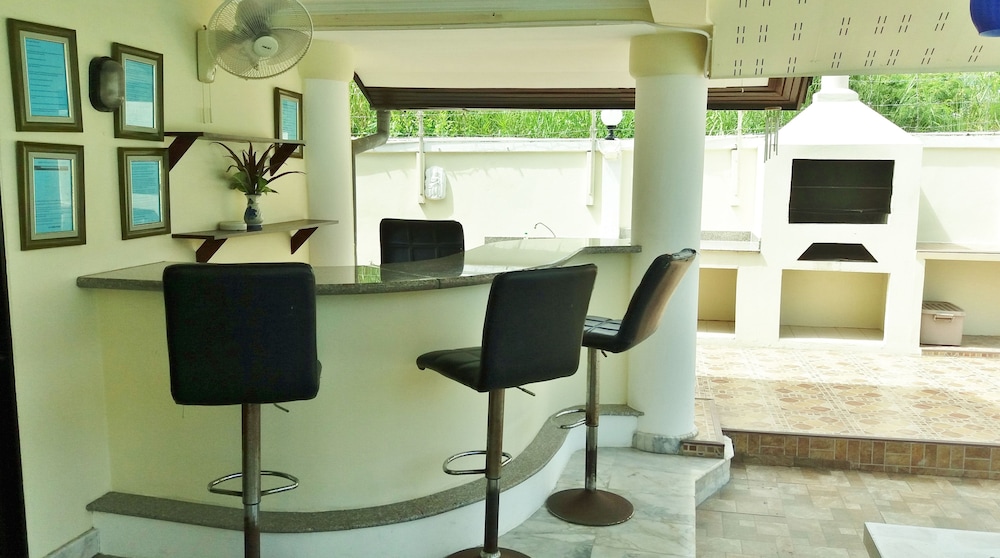 Baan Laksee Pool Villa