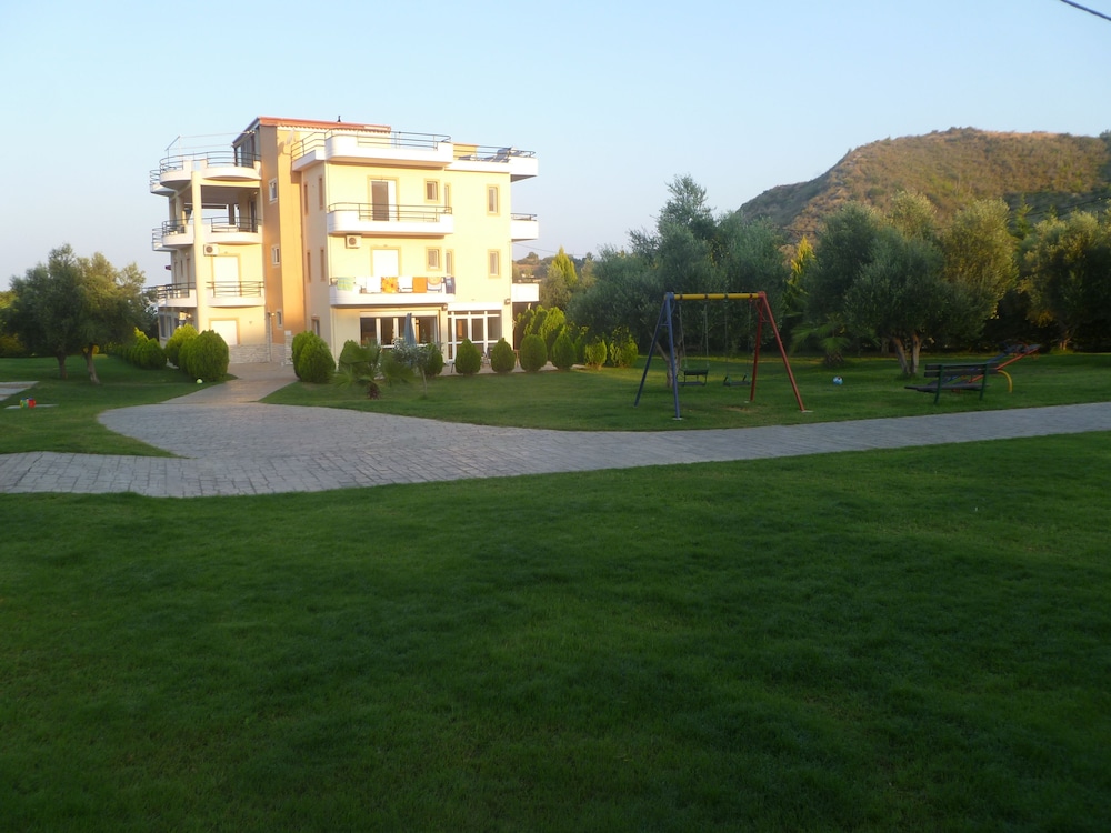 Anilio Plaza