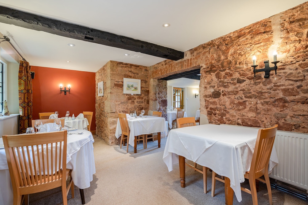 Bridgwater Vacations - Castle of Comfort Hotel  Restaurant - Property Image 10