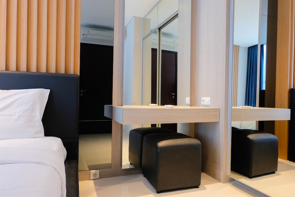 Chic 1BR Brooklyn Apartment near IKEA Alam Sutera view 3