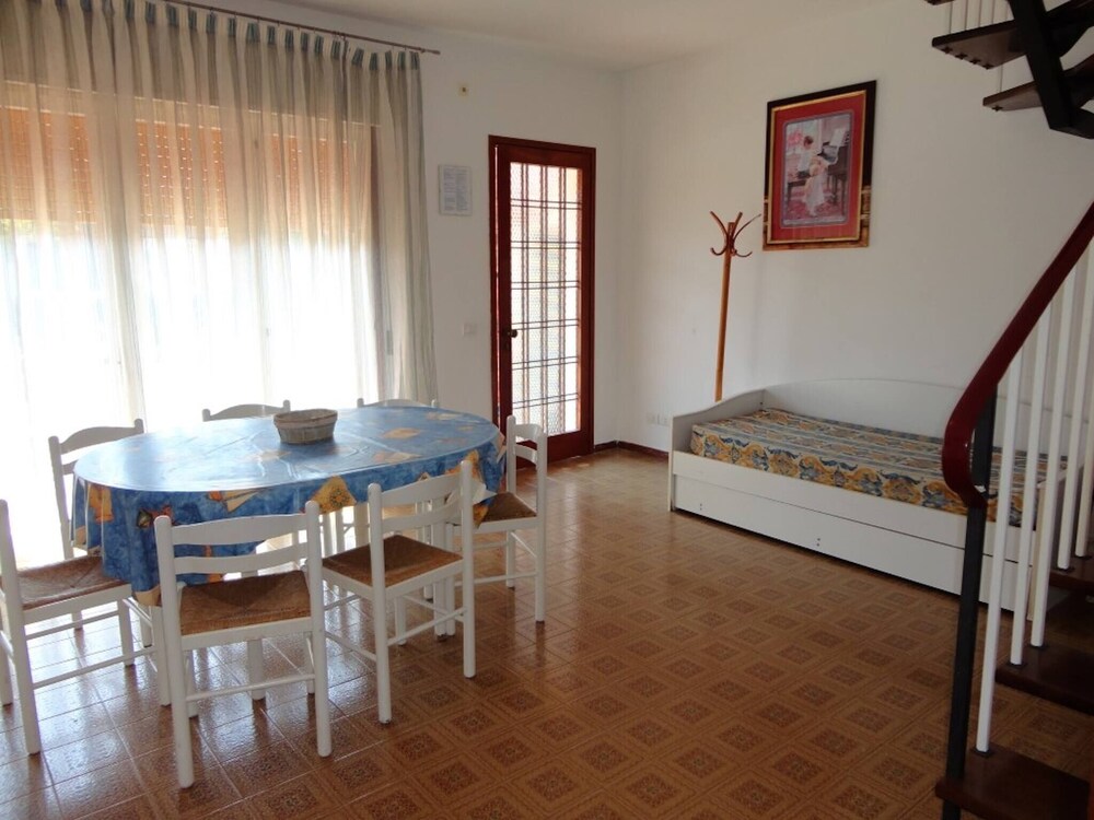 Beautiful Villa for 8 People With Pool by Beahost Rentals