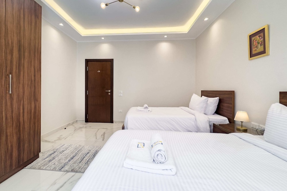 Xuru Stays I The 2bdr Emerald Pearl @ Heart of Heliopolis