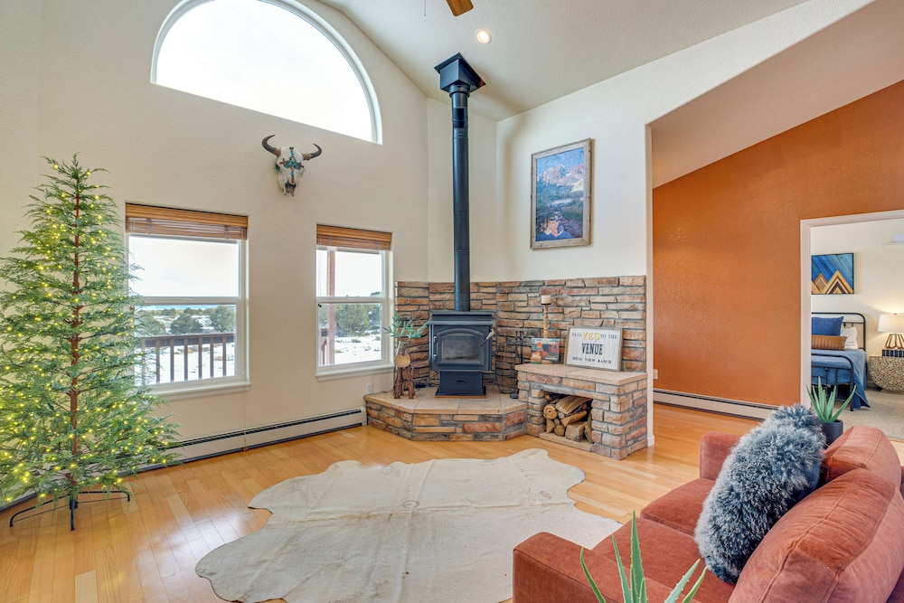 Luxe Mesa View Home on 35 Acres w/ Wraparound Deck