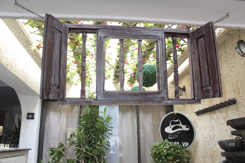 Casa Blanca Just For Travelers