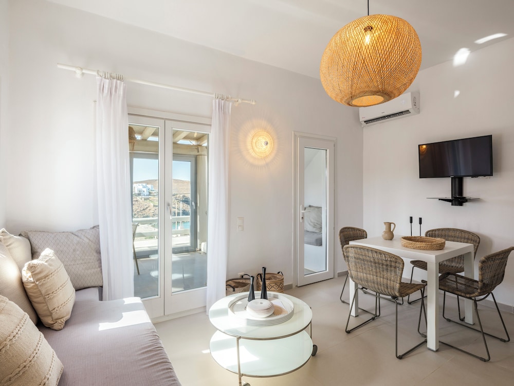 Mykonist Merchia Beach Villas & Suites