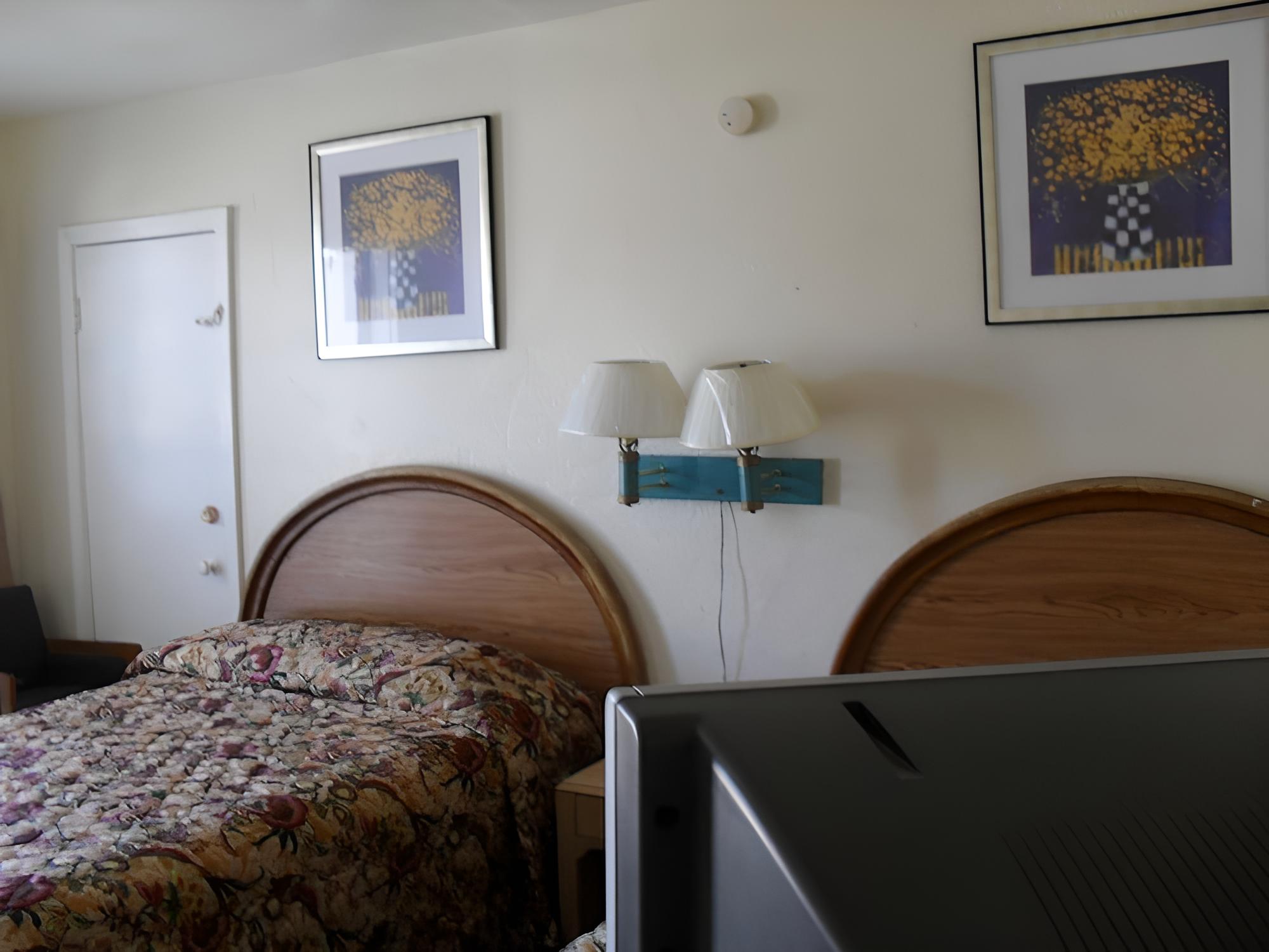 Shore Winds Motel