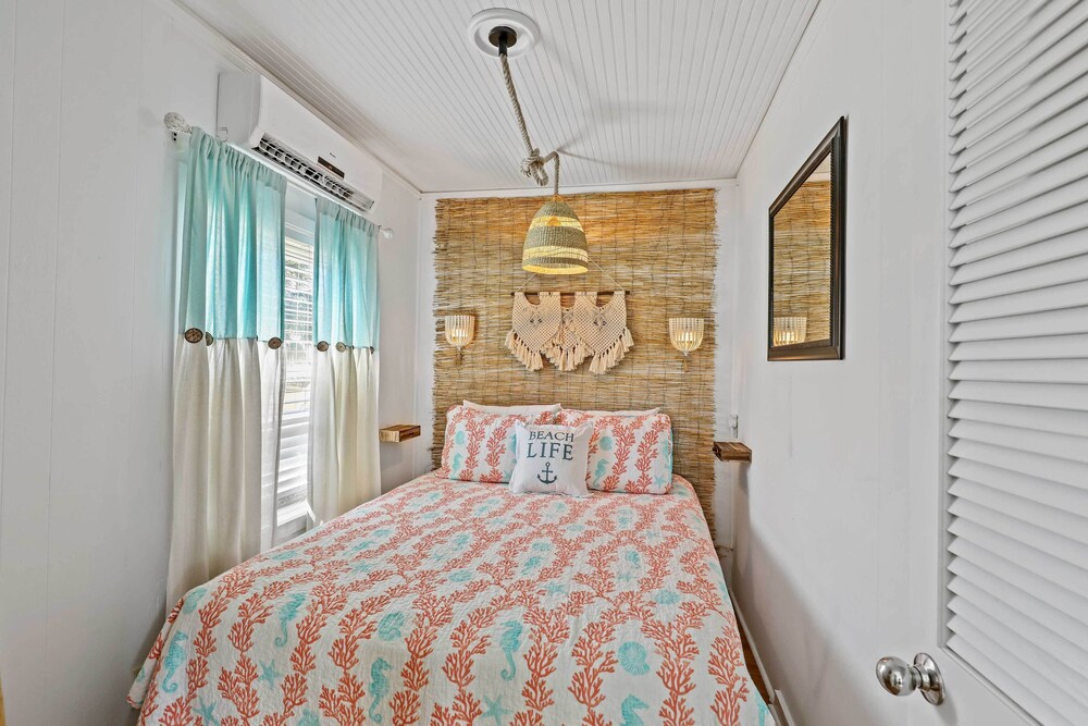 1 Mi to Shore: Bright Jamaica Beach Getaway! view 4