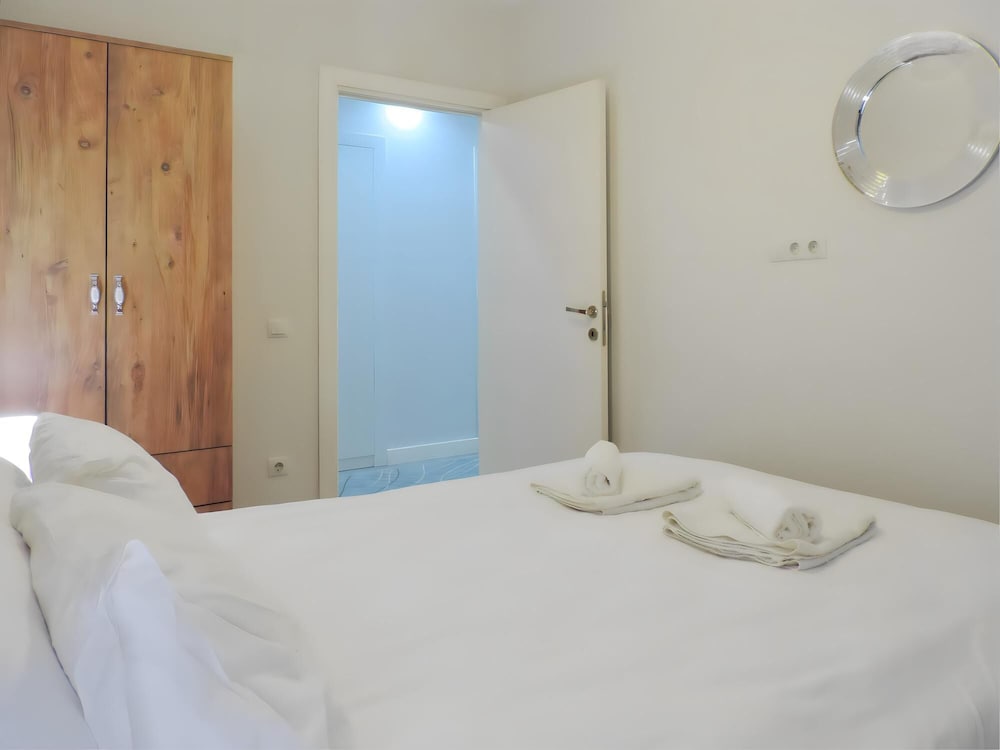 Modern Flat Near Center and Old Town in Antalya