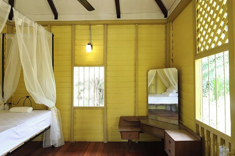 Bagas Zakariah Orchard Lodge