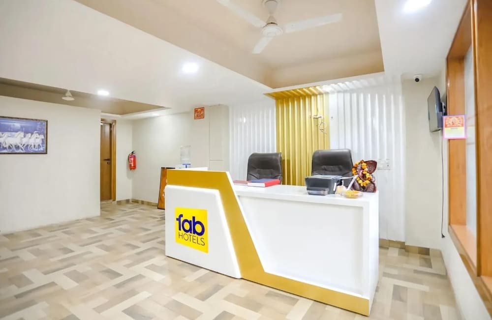 Fabhotel Signature Inn I