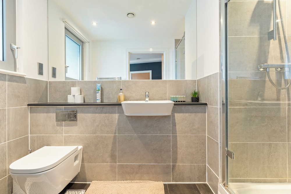 Kingsland High Street Apartment
