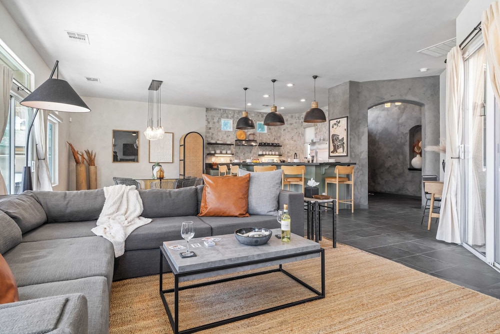 Designer Desert Oasis w/ Pool, Hot Tub, Outdoor Lounge The Riley by Avantstay