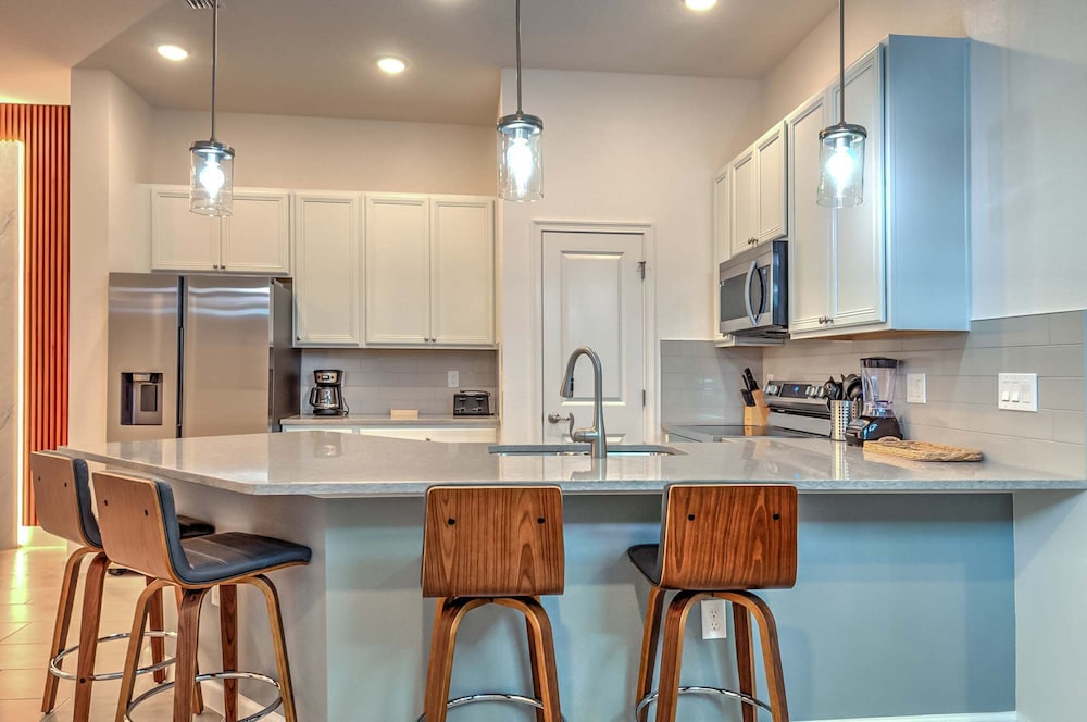 Amazing 5BD Family Townhouse at Paradiso Grande