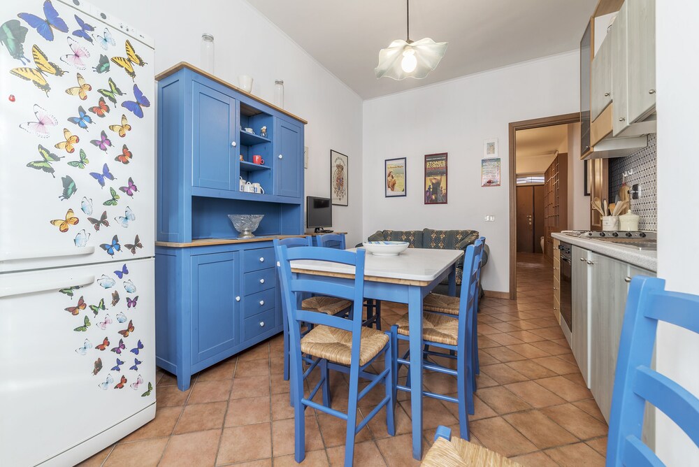 San Lorenzo Roomy Apartment