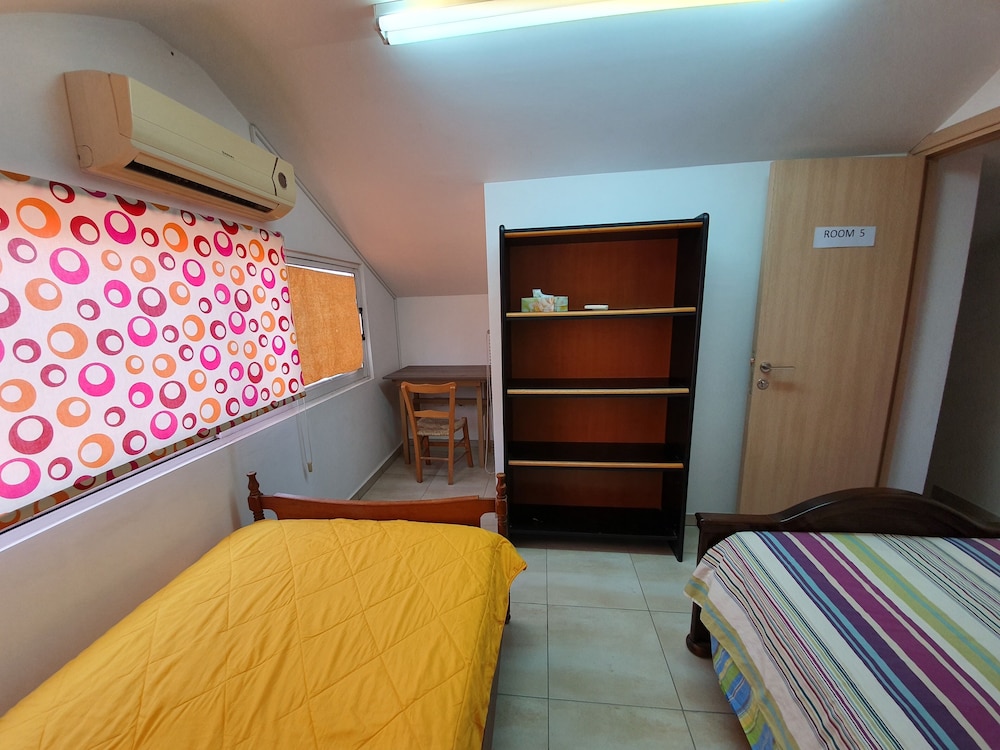 Acticon Rooms Larnaca view 4
