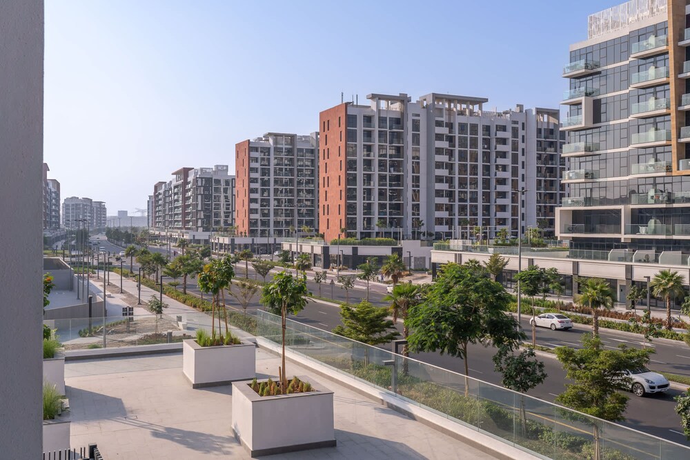 Homey Studio Apartment Perfect for 2 at Azizi Riviera 46