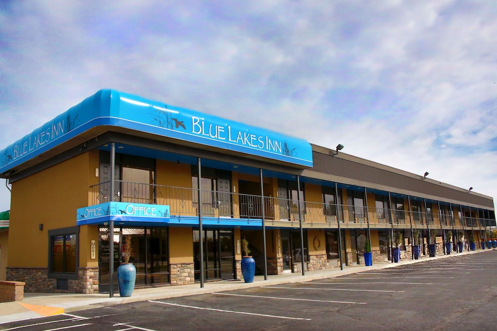 Blue Lakes Inn & Extended Stay