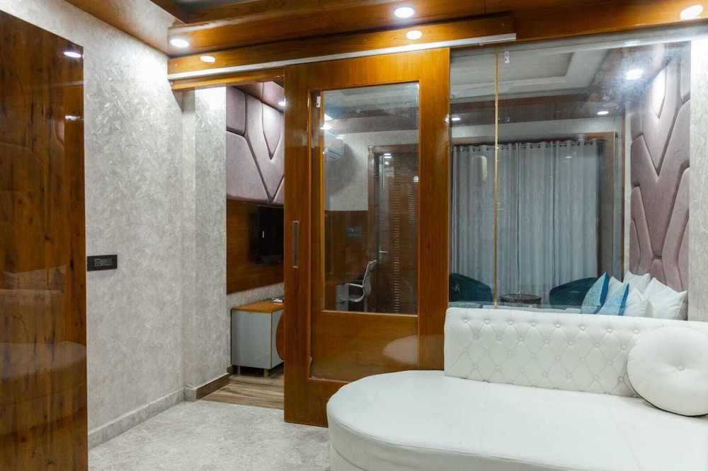 Platinum Service Apartment DLF Cyberhub