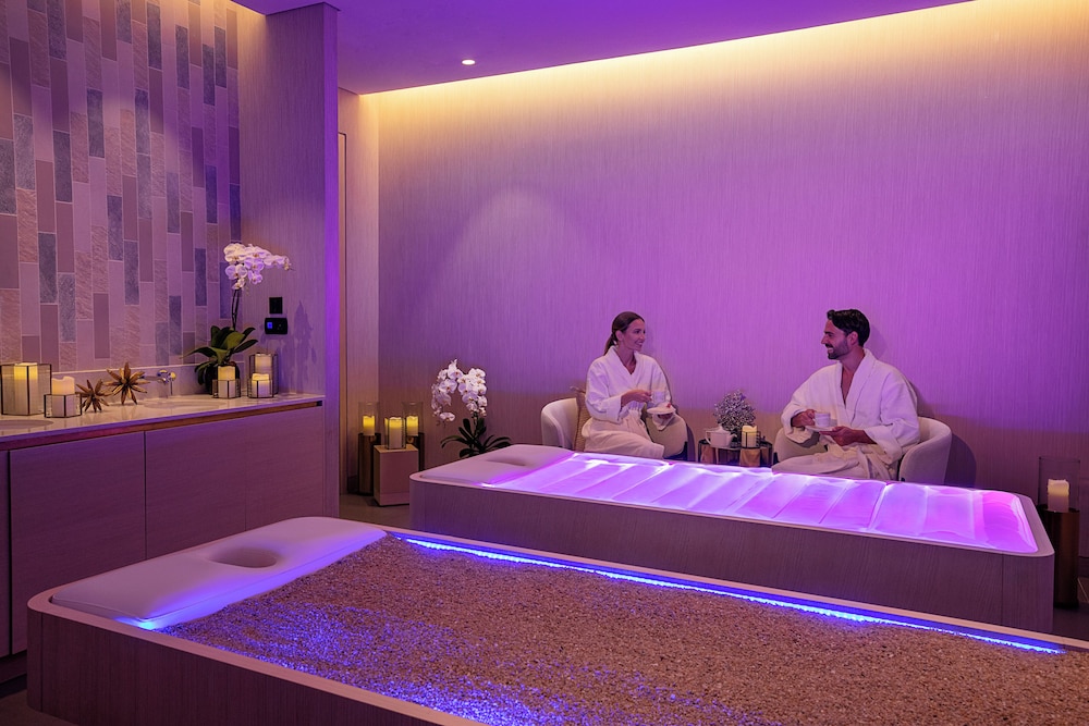 The WB Abu Dhabi, Curio Collection by Hilton