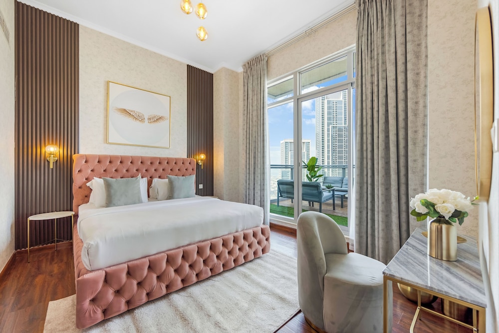 Durrani Homes - Alluring 5BR Penthouse with Burj Khalifa and Fountain View
