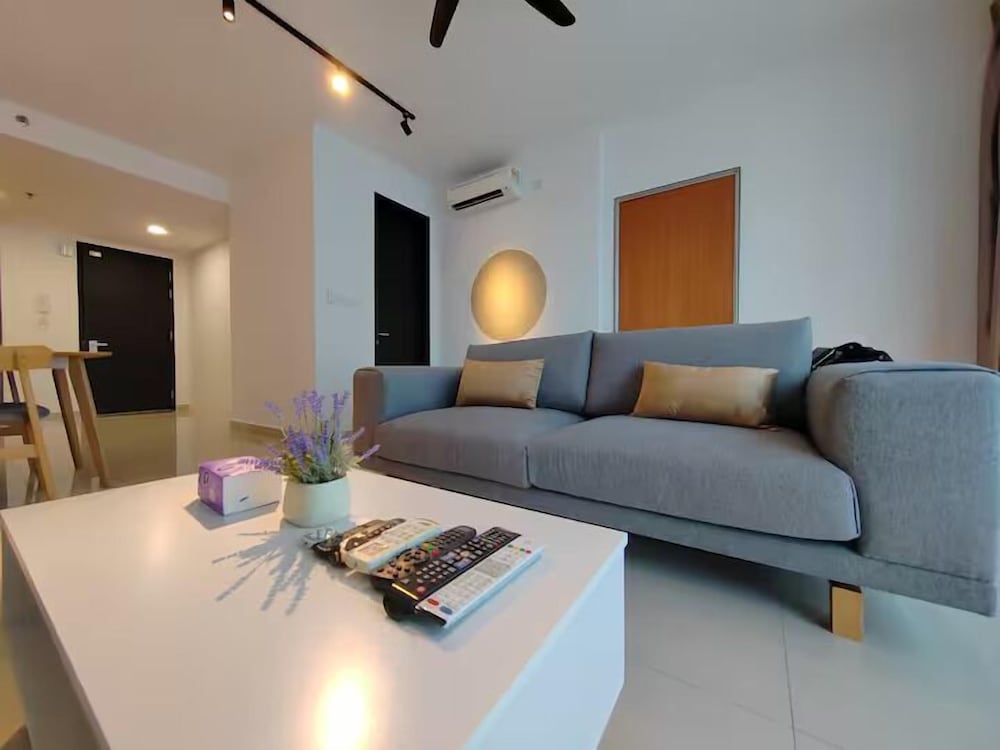 Trefoil @ Setia City Condotel