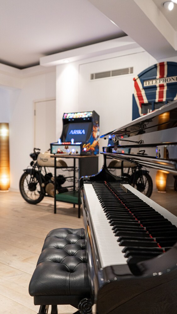 Exquisite 2400sqft 3 Bed Brick Lane Pad