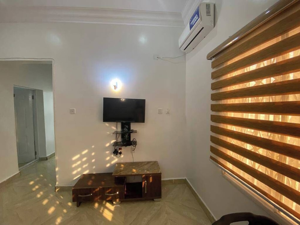 ROSSY'S APARTMENTS
