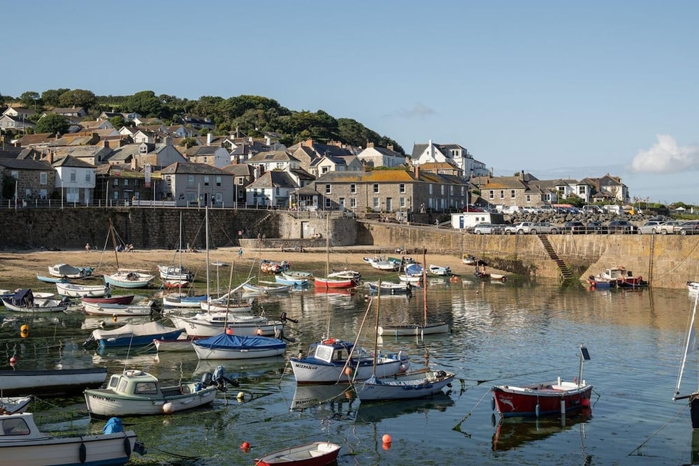 Seaview-2br-sleeps5-cottage-fastwifi-woodburner