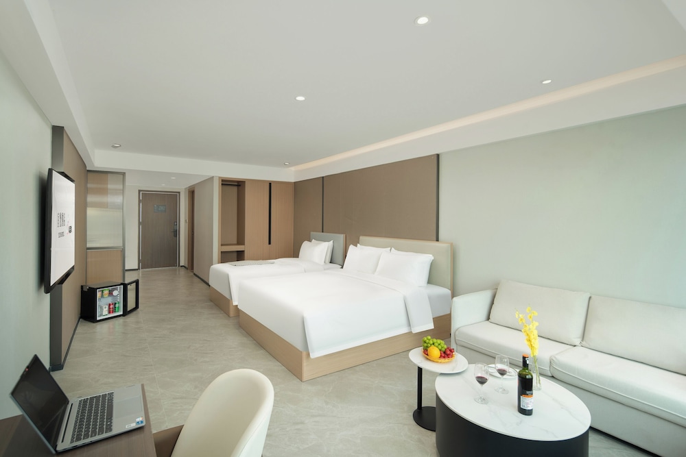 ECHIC Mercure (Guangzhou Baoneng Performing Arts Center Luogang Wanda Plaza)