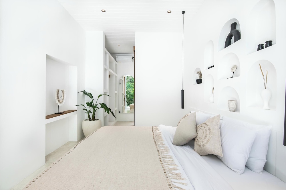 Chic 2BR Villa, 5min to Bingin's Coastal Bliss
