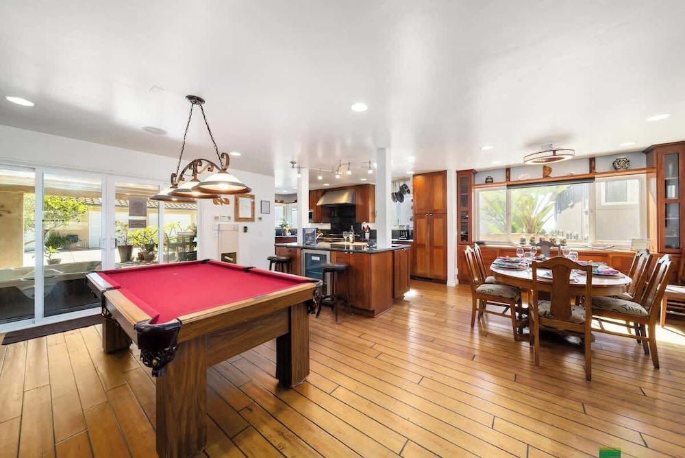 Hot Tub Ocean Views 3 Bedroom Private Home