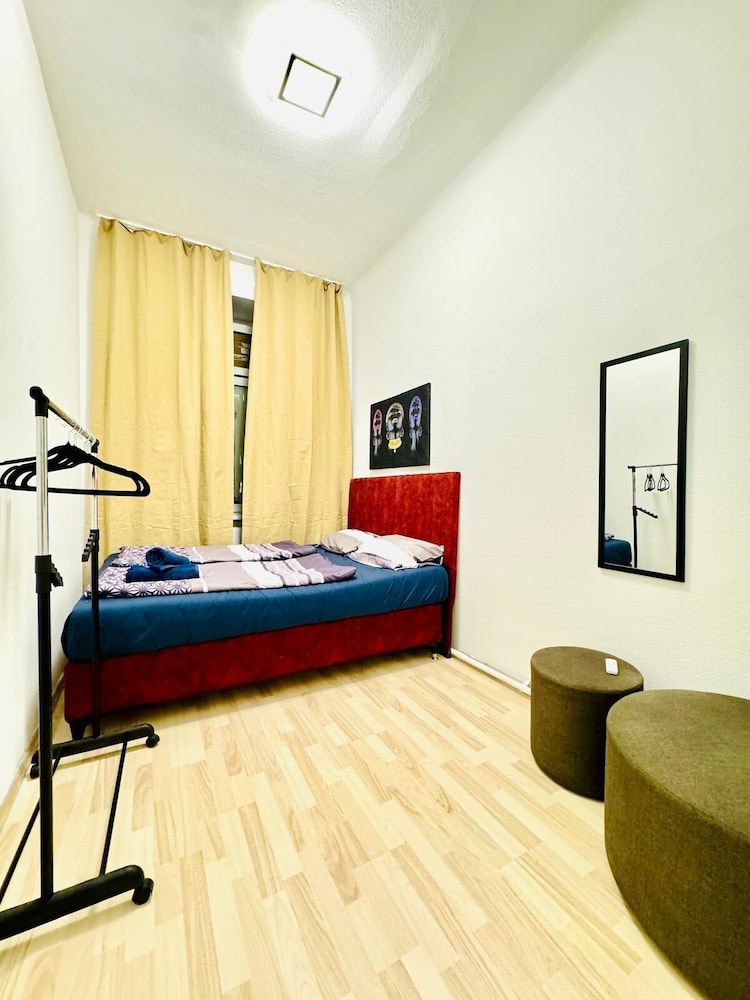 4BR Stay for 8 Near FAC Stadium