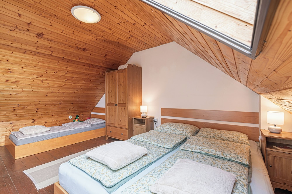 Podhamer Wellness Vineyard Cottages view 3