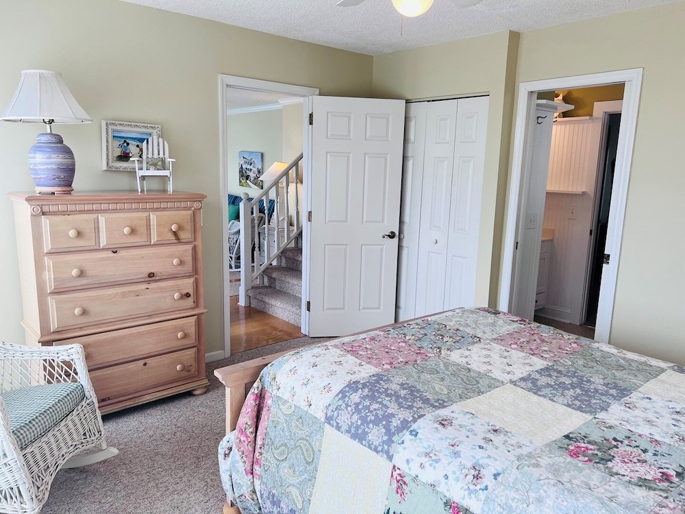 Le Tournesol 4 Bedroom Home by RedAwning - Property Image 38