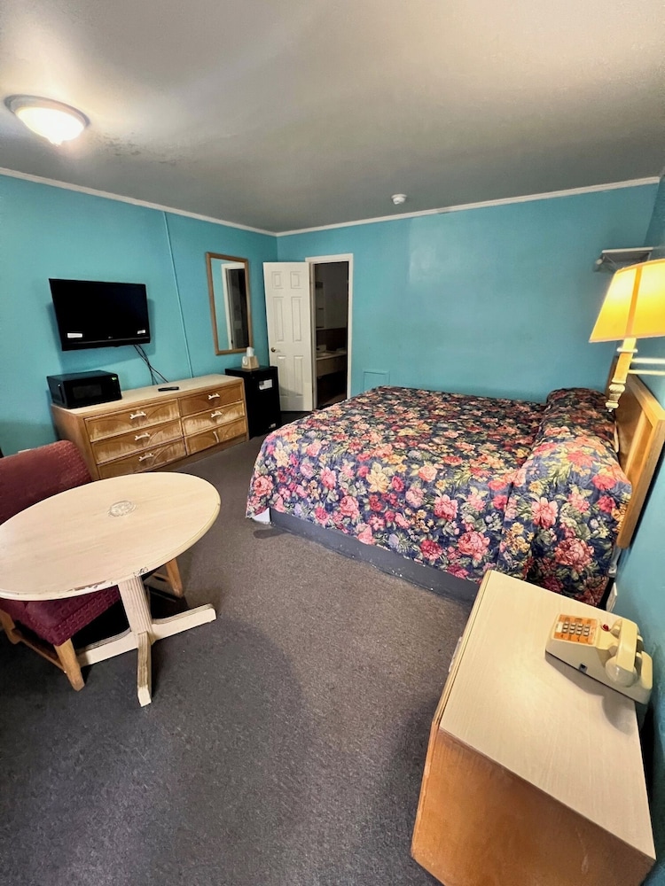BUDGET INN