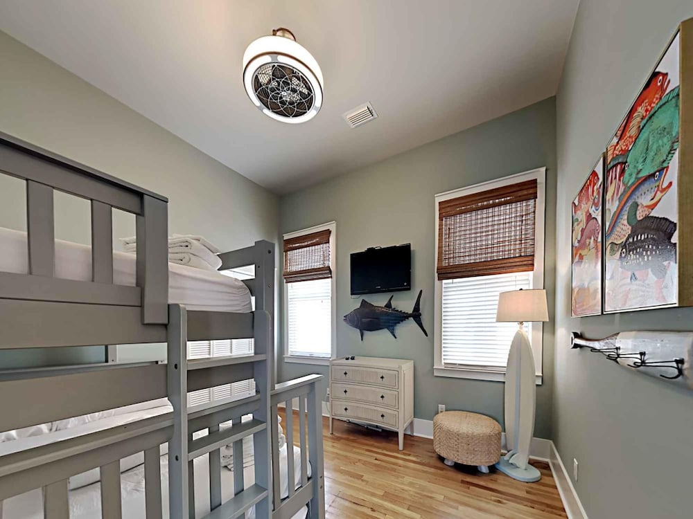 A Garden Cottage by Southern Vacation Rentals view 4
