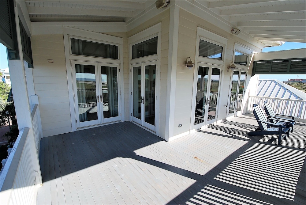 Bella Casa - Private House With Hot Tub 4 Bedroom Home by RedAwning