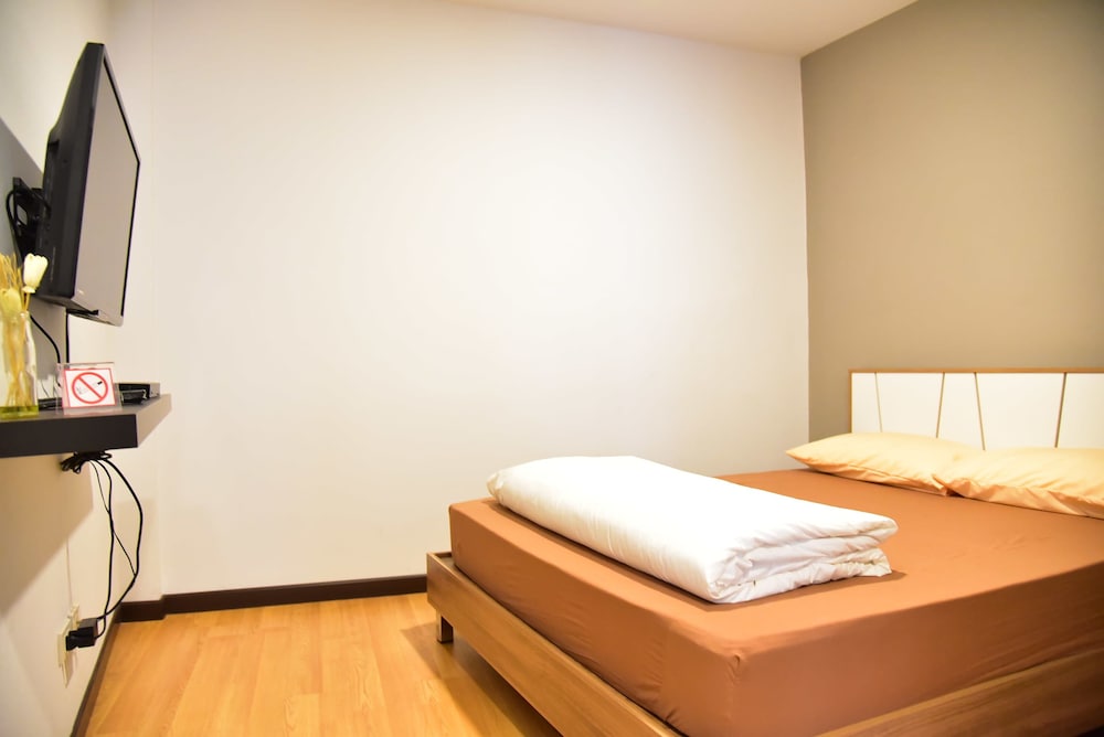 Inn Trog And Inn Soi - Hostel - Adults Only