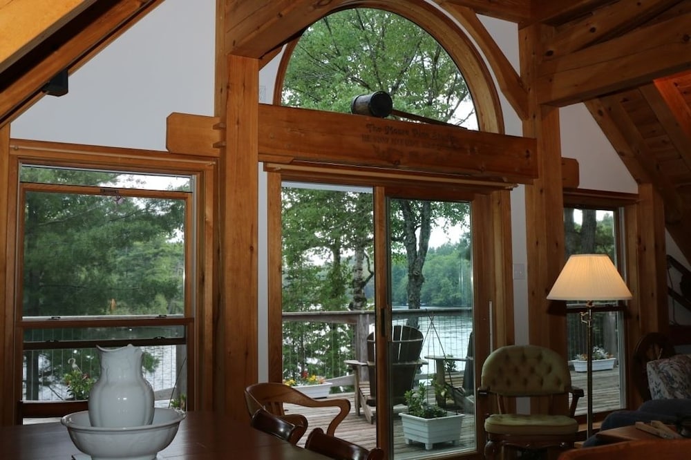 Sunny Rock B&B Haliburton