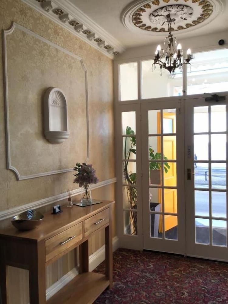Helmsman Guesthouse