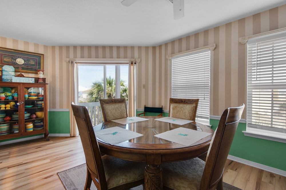 Pelican Point 2 Bedroom Townhouse by RedAwning