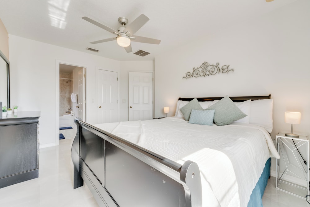 Kissimmee Resort-style Home: Close to Shops & Eats