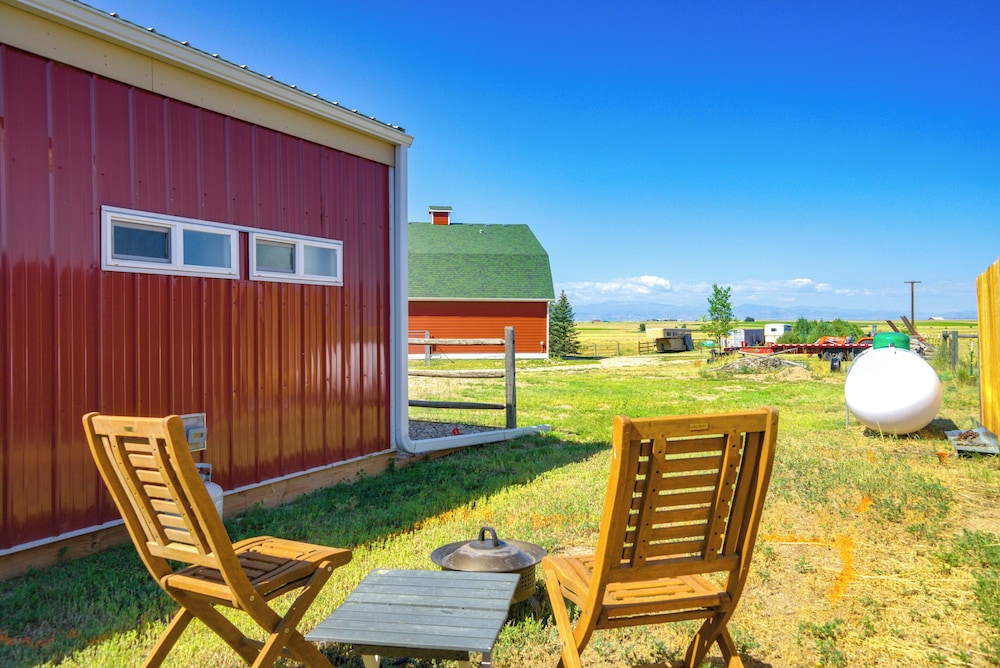 Yak Ranch w/ Mountain Views, Near Wellington!