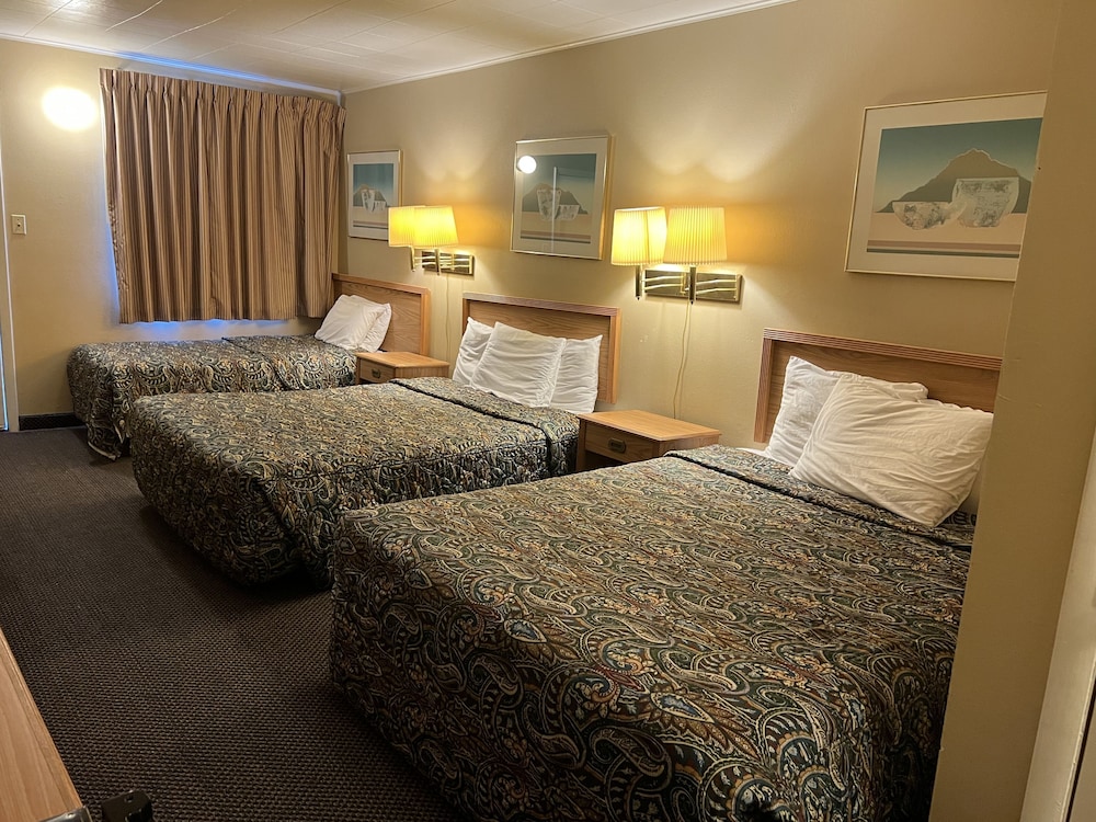 Riverton Vacations - Silver Spur Motel - Property Image 2