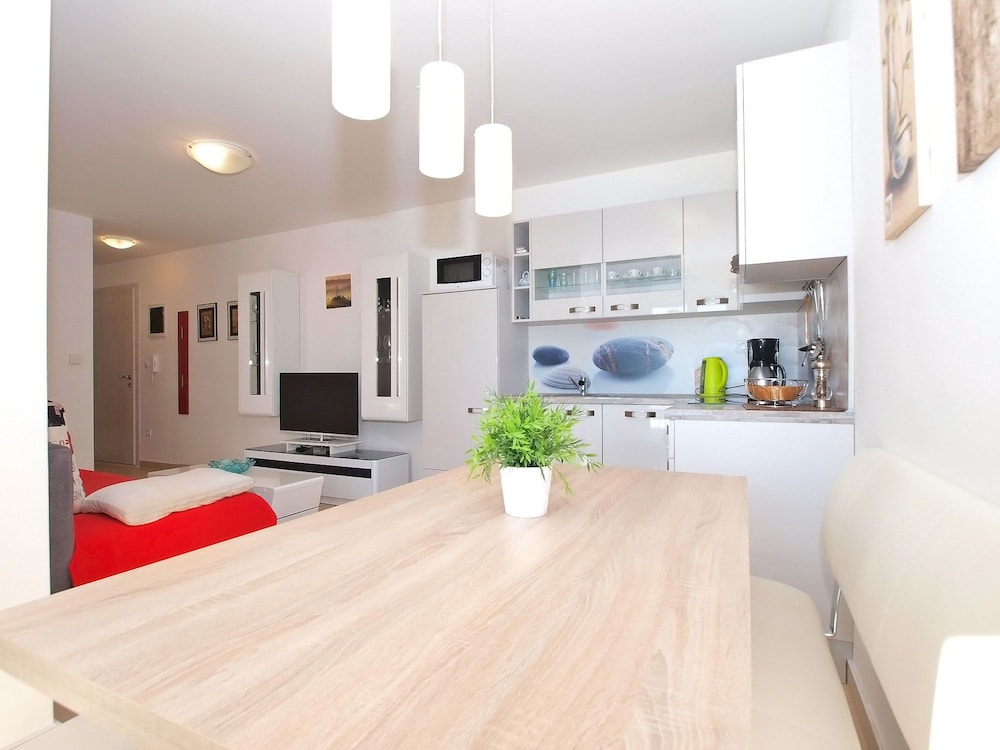 Apartment 1507